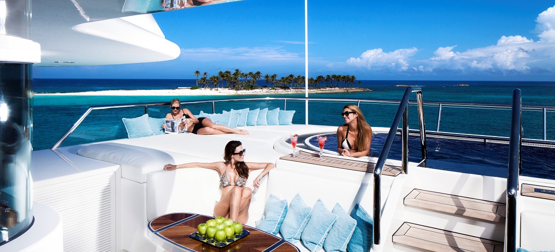 charter a yacht for a weekend